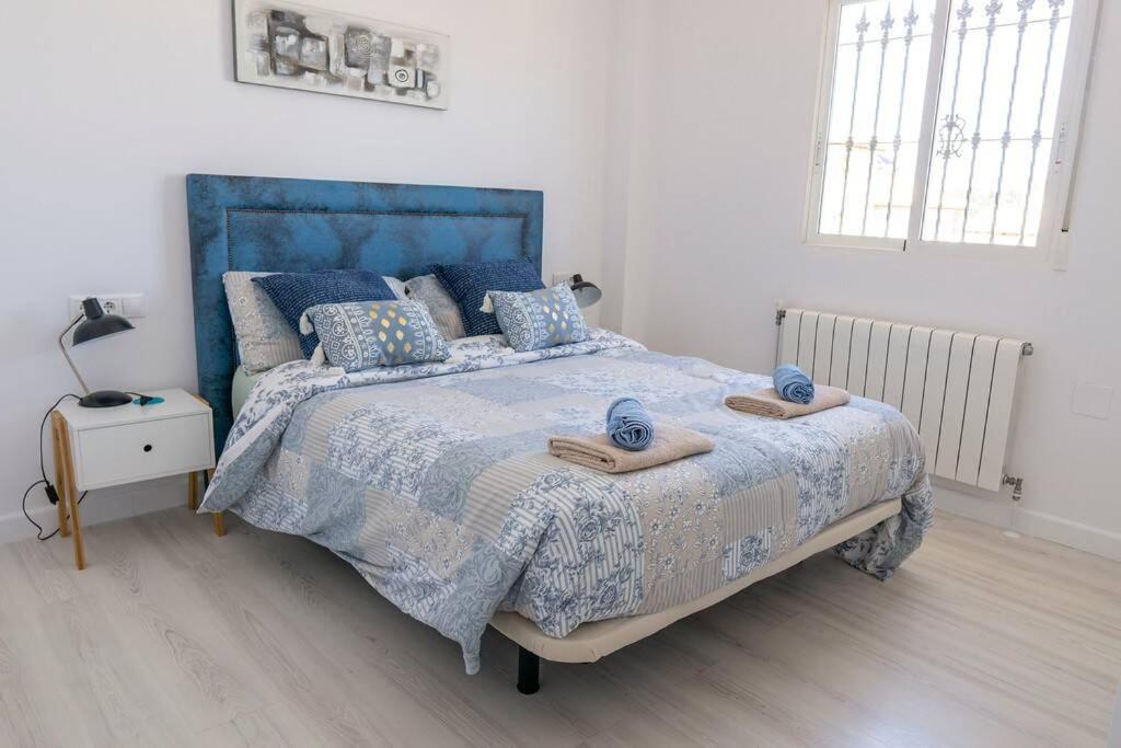Casa Lilly-Rose, A Beautiful 3 Bedroom Detached Villa A Short Walk To The Villamartin Plaza & Golf Course Kültér fotó