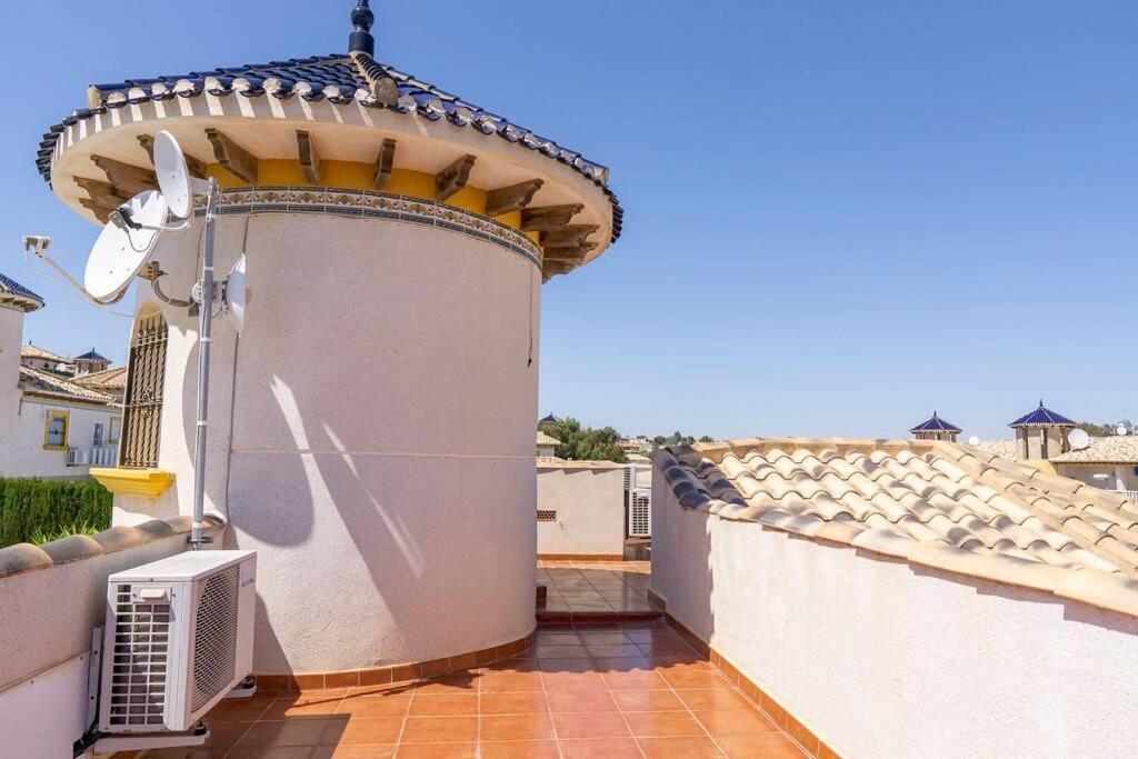 Casa Lilly-Rose, A Beautiful 3 Bedroom Detached Villa A Short Walk To The Villamartin Plaza & Golf Course Kültér fotó
