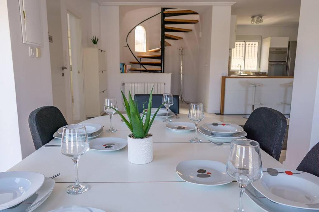 Casa Lilly-Rose, A Beautiful 3 Bedroom Detached Villa A Short Walk To The Villamartin Plaza & Golf Course Kültér fotó