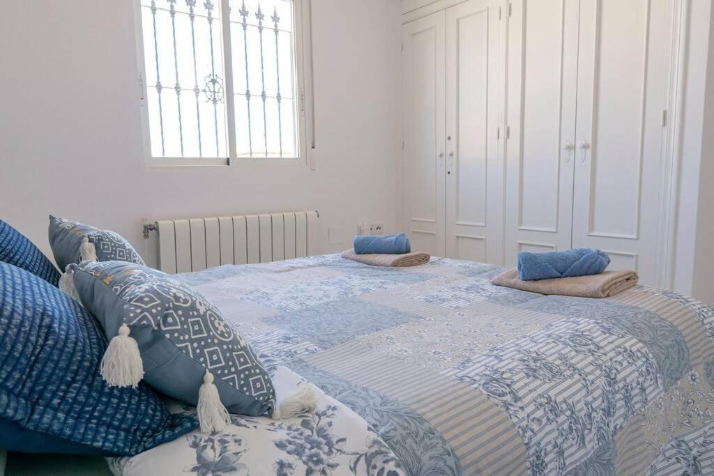 Casa Lilly-Rose, A Beautiful 3 Bedroom Detached Villa A Short Walk To The Villamartin Plaza & Golf Course Kültér fotó