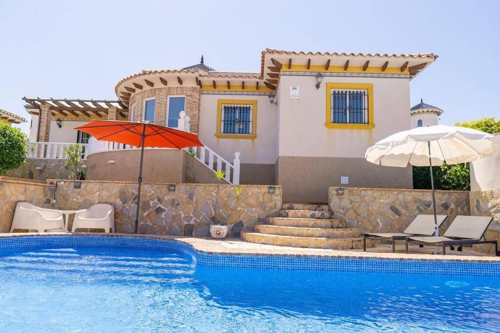 Casa Lilly-Rose, A Beautiful 3 Bedroom Detached Villa A Short Walk To The Villamartin Plaza & Golf Course Kültér fotó